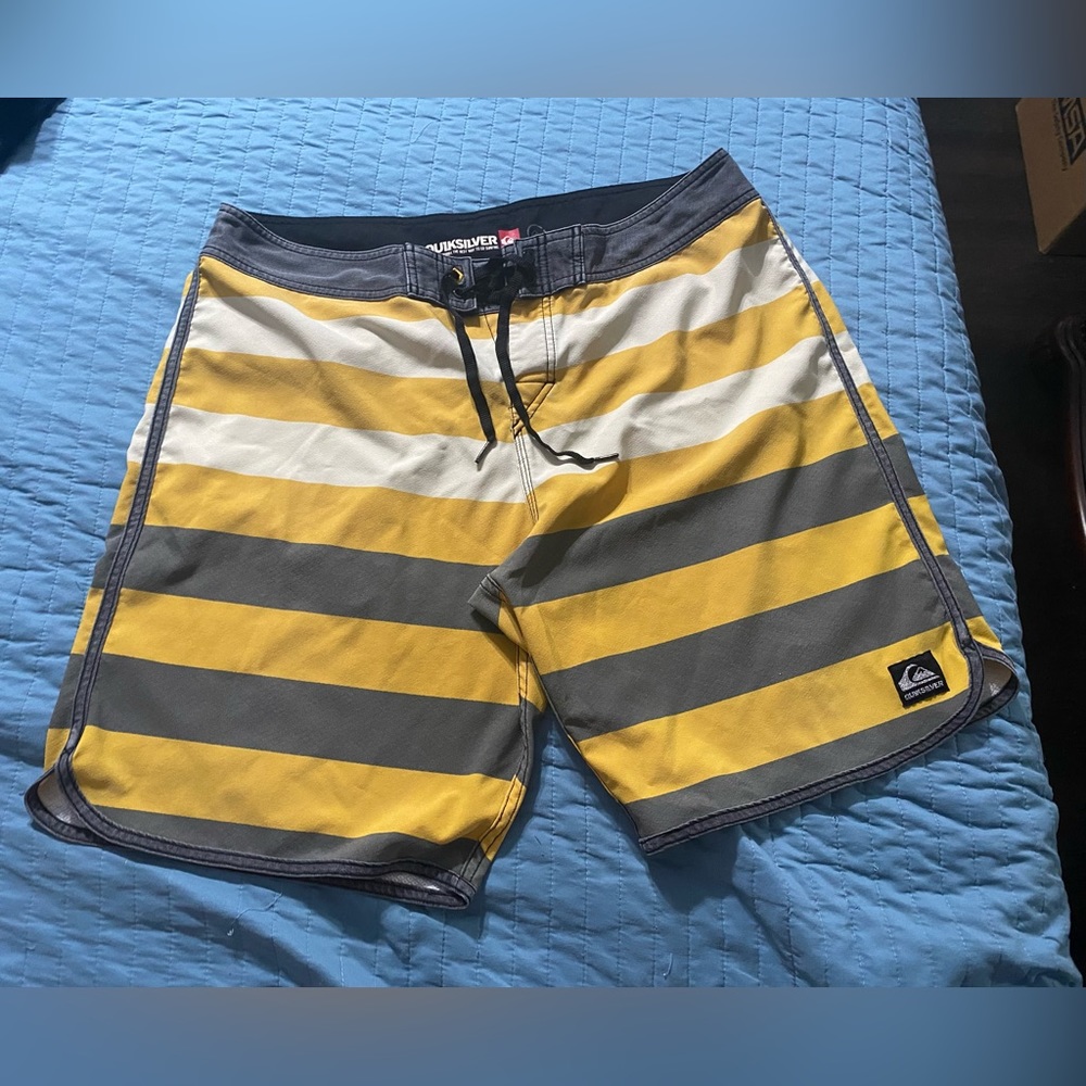Quicksilver Cypher board shorts